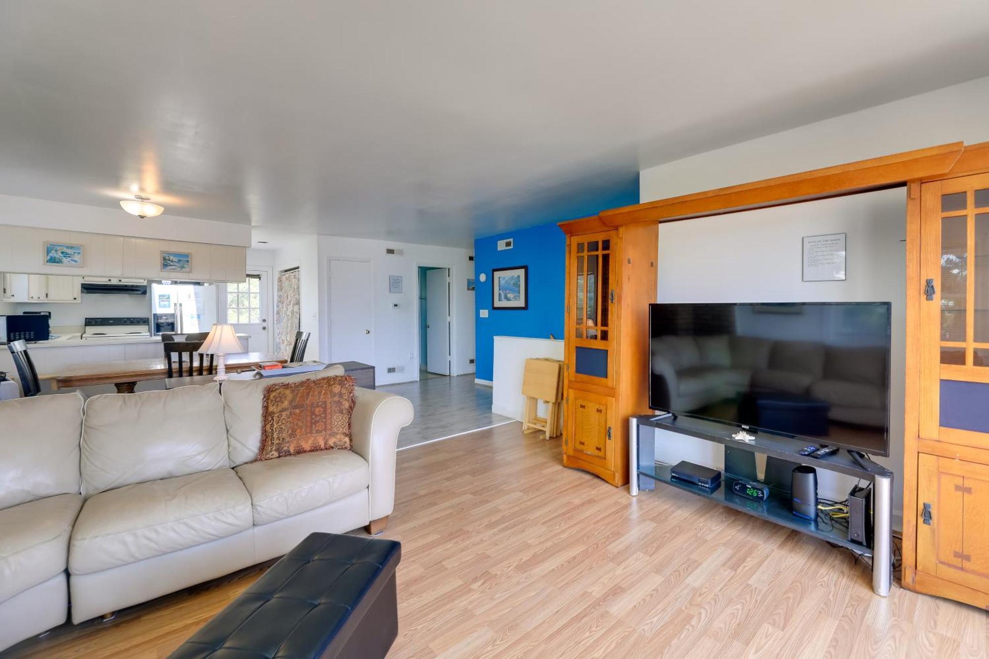 West Of The Moon Ocean Apt With Beach Access! Emerald Isle Luaran gambar