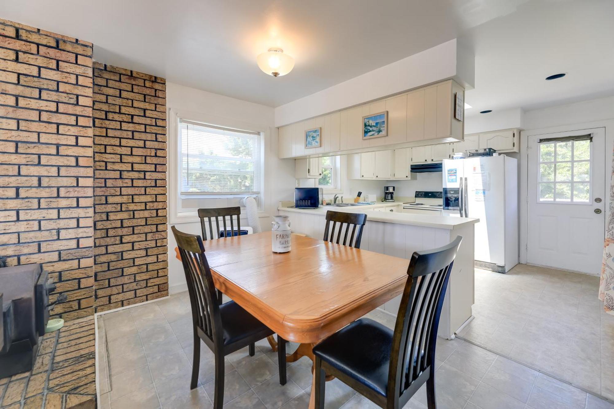 West Of The Moon Ocean Apt With Beach Access! Emerald Isle Luaran gambar