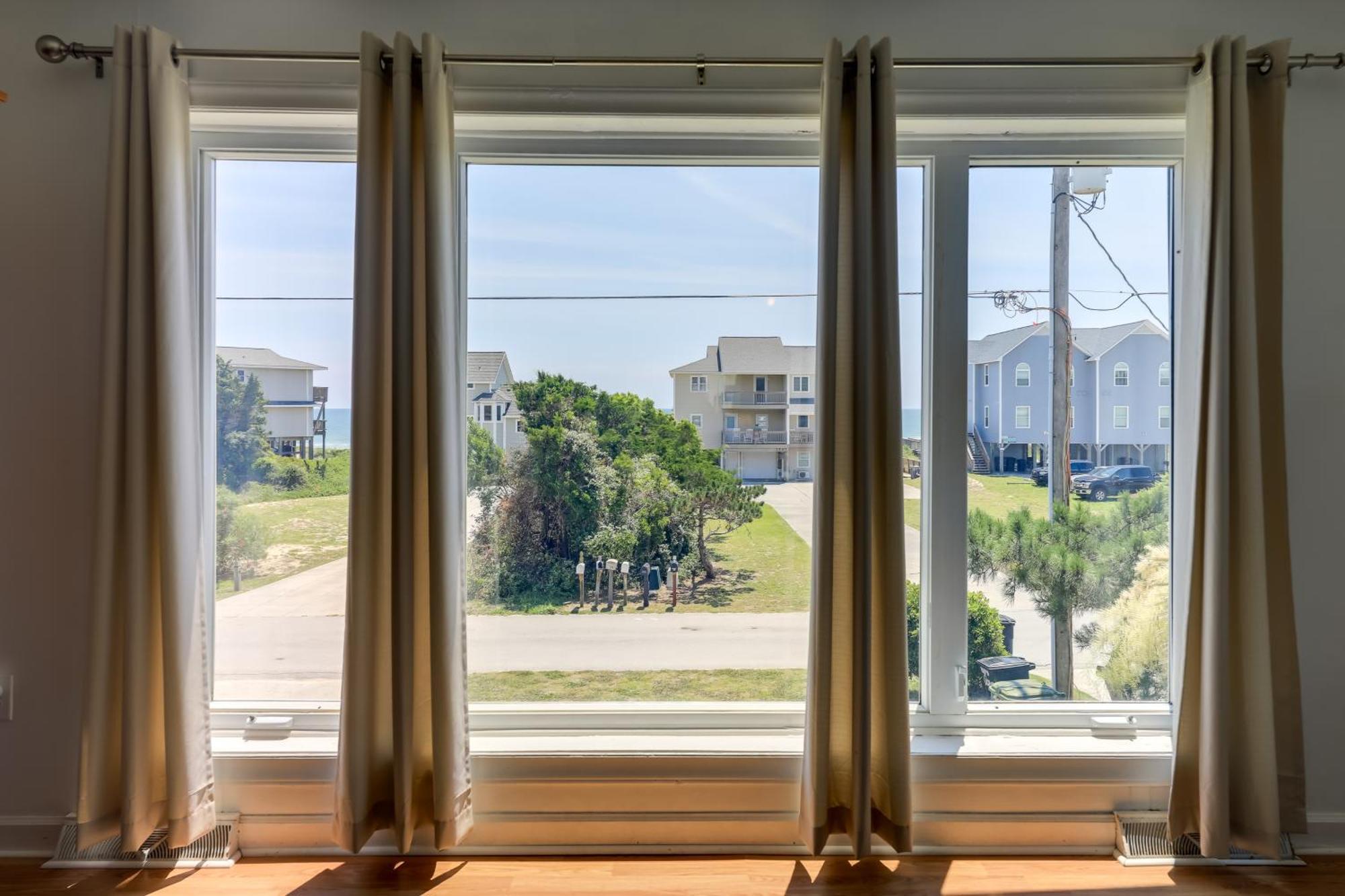 West Of The Moon Ocean Apt With Beach Access! Emerald Isle Luaran gambar